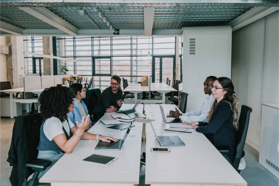 Equipos locales especializados por zonas